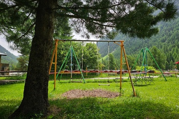 Kinderspielplatz beim Gasthaus Spinas (Aire de jeu près de Gasthaus Spinas) (oua_620280659_image)