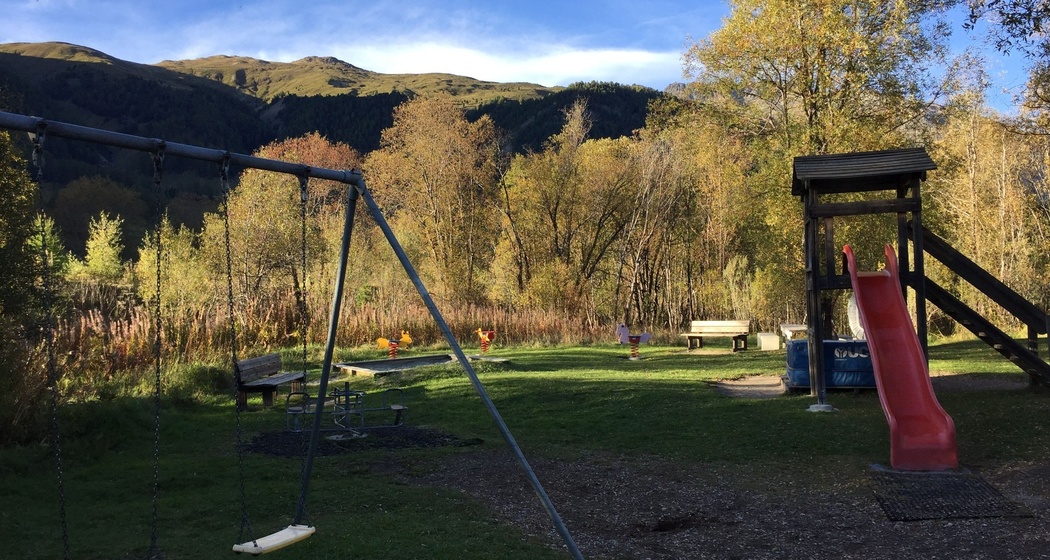 Feuerstelle und Kinderspielplatz Golfseen (oua_620280700_image)