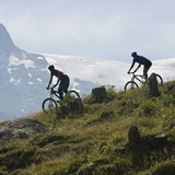Biker mit Medelsergletscher
