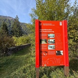 Infotafel auf dem Bahnerlebnisweg.