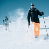 Schneeschuhlaufen am Segnesboden in Flims Laax.