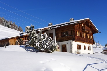 Chalet im Winter