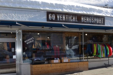 Aller aux sports de montagne verticaux (oua_621866908_image)