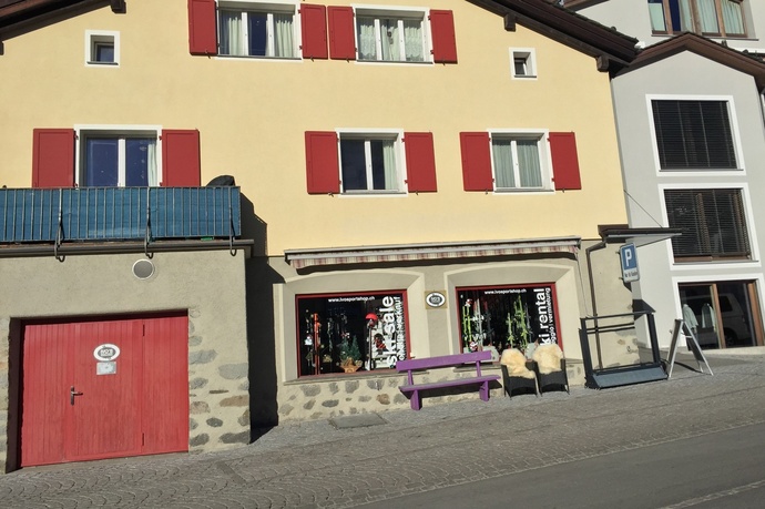 Ivo's Sportshop (oua_621866923_image)