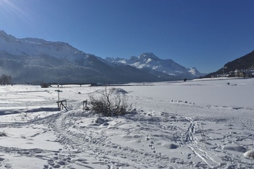 Sitzbank Lej Suot (oua_621867074_image)