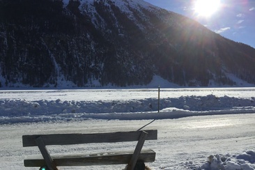 Sitzbänke Samedan Flugplatz (oua_621867095_image)
