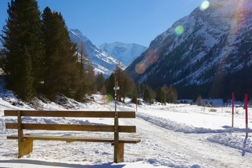 Sitzbank Runtunas (oua_621867115_image)