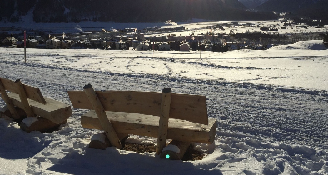 Sitzbänke Survih (oua_621867175_image)