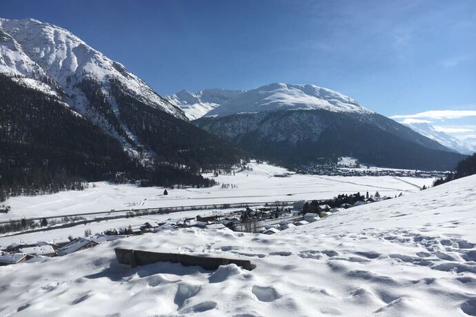 Bench de Spinas Suot (oua_621867235_image)