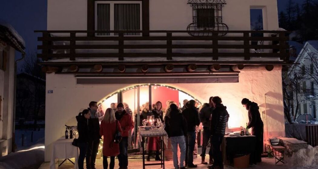 Wein- & Apérobar Vis-à-vis (oua_621867422_image)