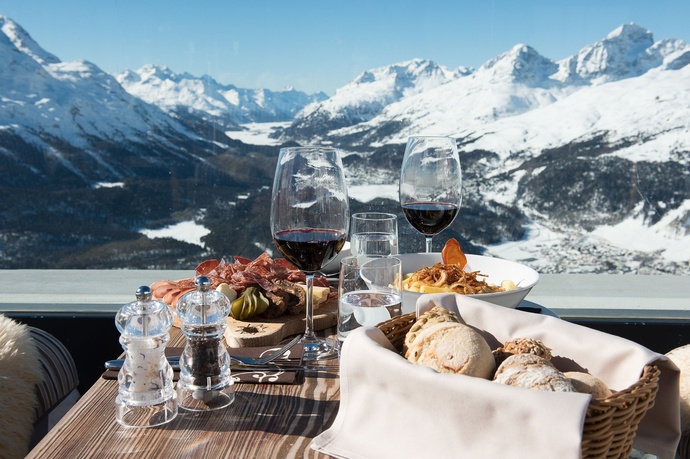 Panoramic restaurant Muottas Muragl (oua_621867456_image)
