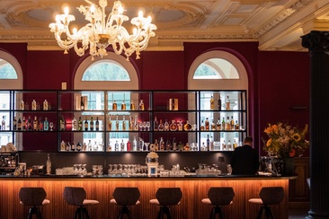 Vic`s Bar (oua_621869954_image)