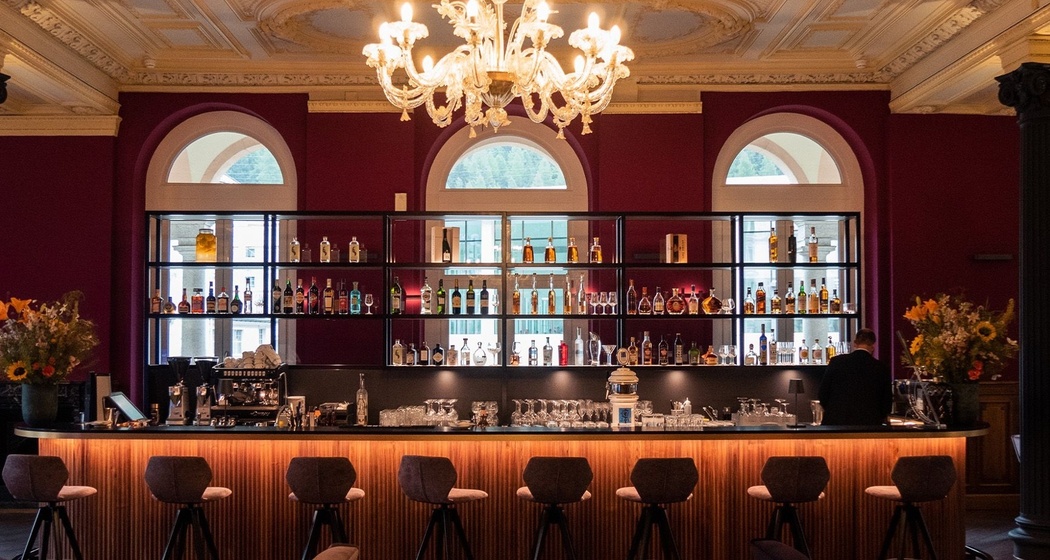 Vic`s Bar (oua_621869954_image)