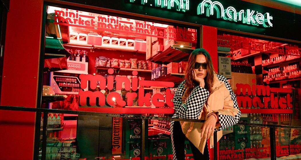 Jet Set (oua_621956474_image)