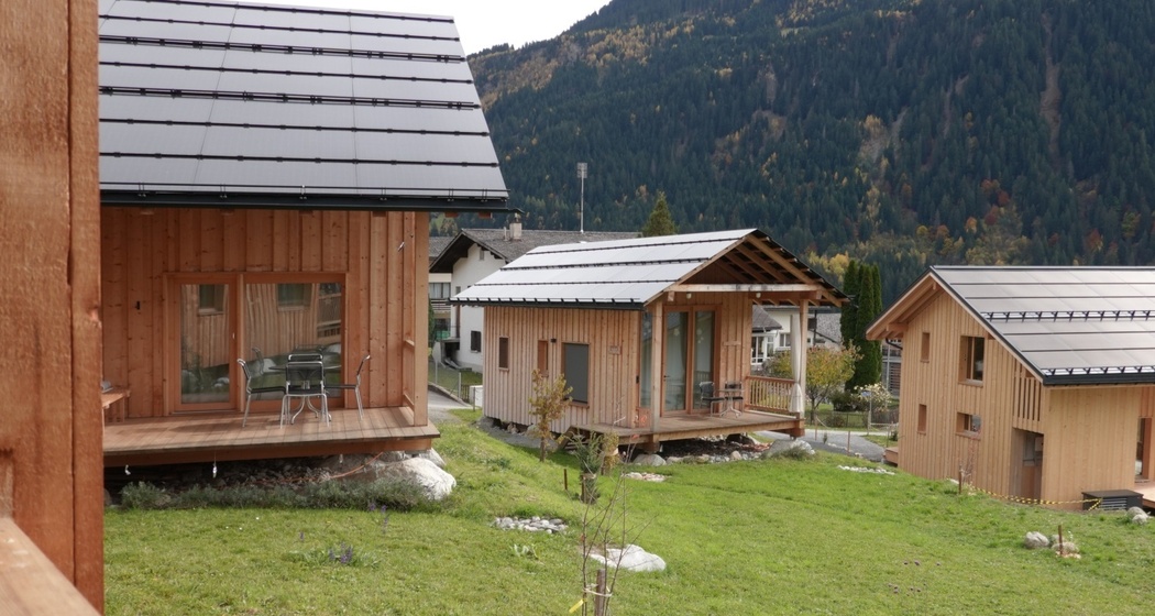 Ferienhäuser Stiva Pintga - Aussenansicht Sommer