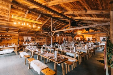 Salastrains (oua_622362767_image)