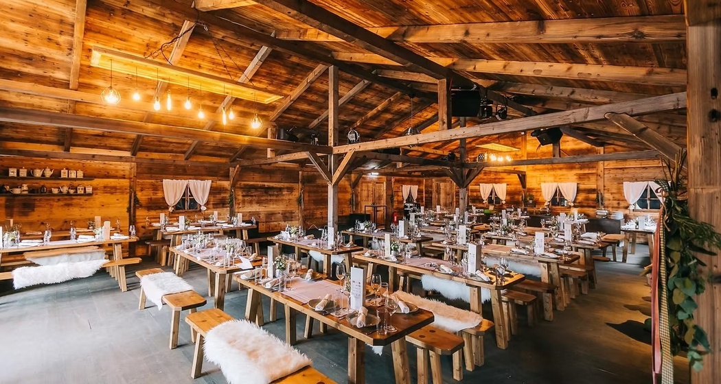 Salastrains (oua_622362767_image)