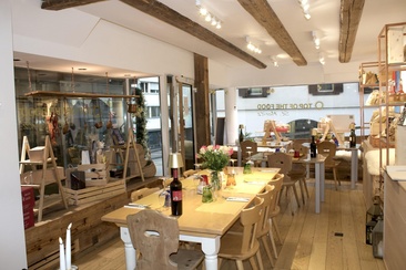 Top of the Food (oua_622465218_image)