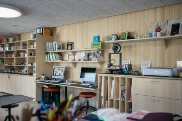 Creative Box (oua_622554609_image)