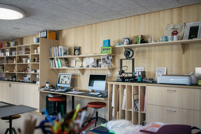 Creative Box (oua_622554609_image)