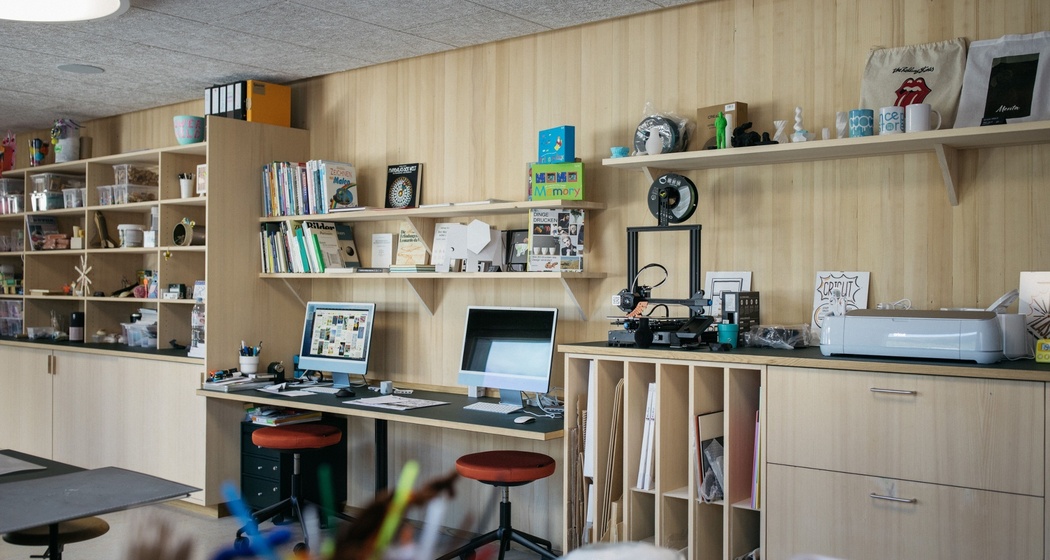 Creative Box (oua_622554609_image)