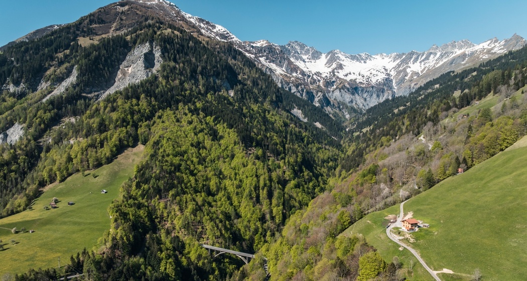 Tschennerbrücke im Taminatal