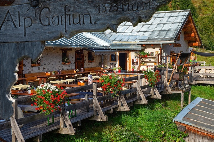 Alp Garfiun (oua_623055219_image)