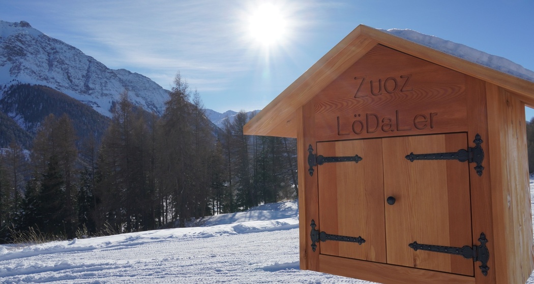 Sitzbank Purtum II «Lö Da Ler – Lesebank» (oua_623055549_image)