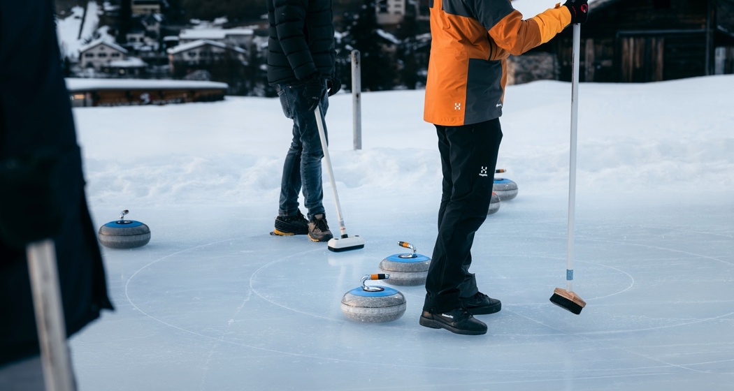 Curling-Natureisfeld Hüschera Splügen (oua_624897933_image)