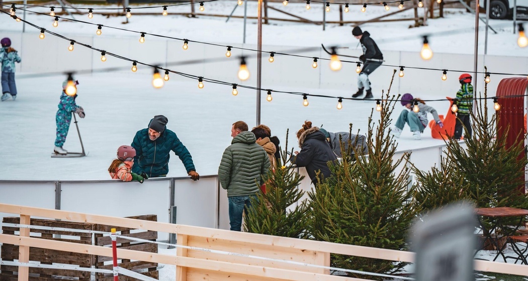 Eisfeld auf der W.O.W. Plaza