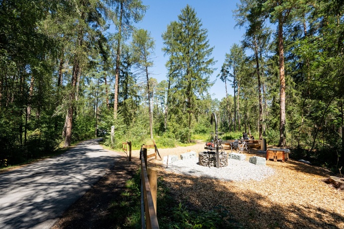 Trailcenter Thusis fire pit (oua_626037051_image)