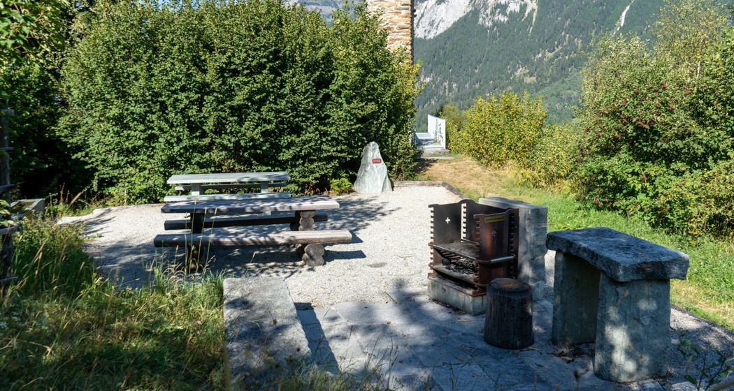 Feuerstelle Burgruine Cagliatscha (oua_626037159_image)