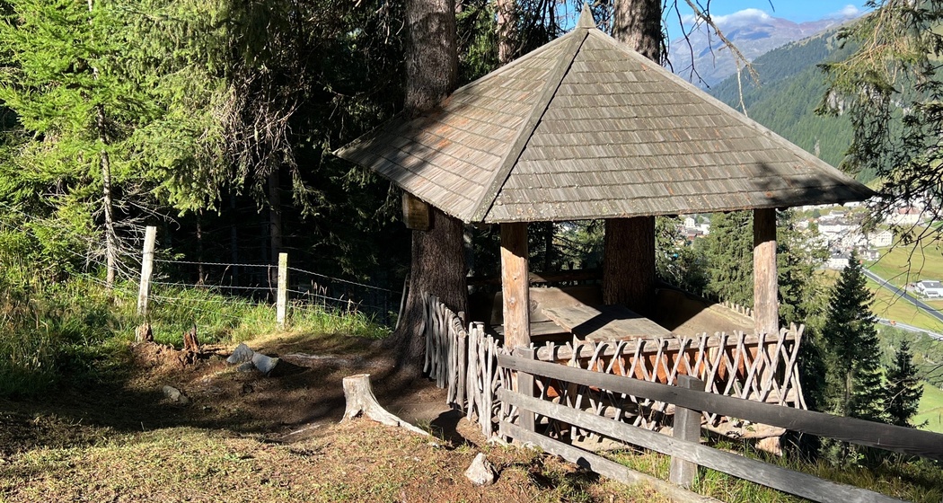 Feuerstelle Pavillon / Panell Splügen (oua_626037213_image)