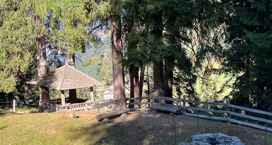 Feuerstelle Pavillon / Panell Splügen (oua_626037215_image)