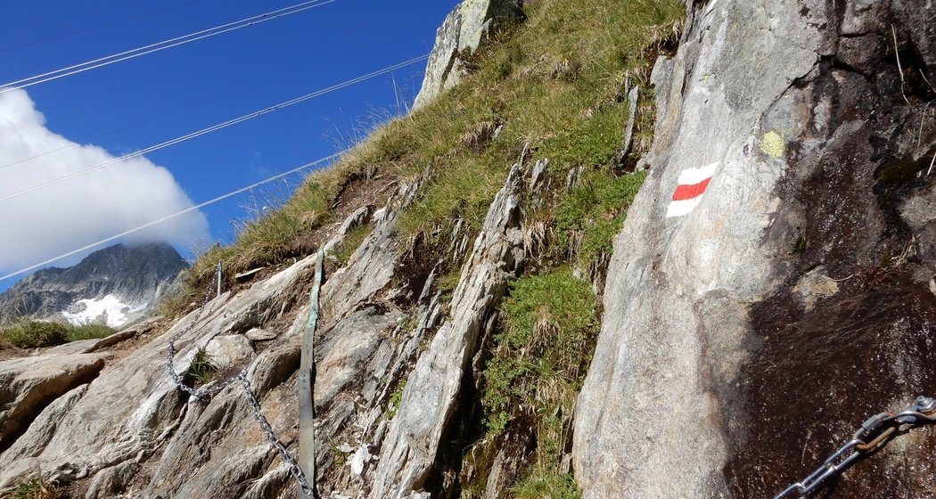 Steiler Aufstieg oberhalb der Hütte