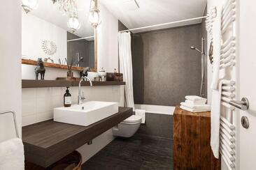 veitfritz_AH_churchhill-1