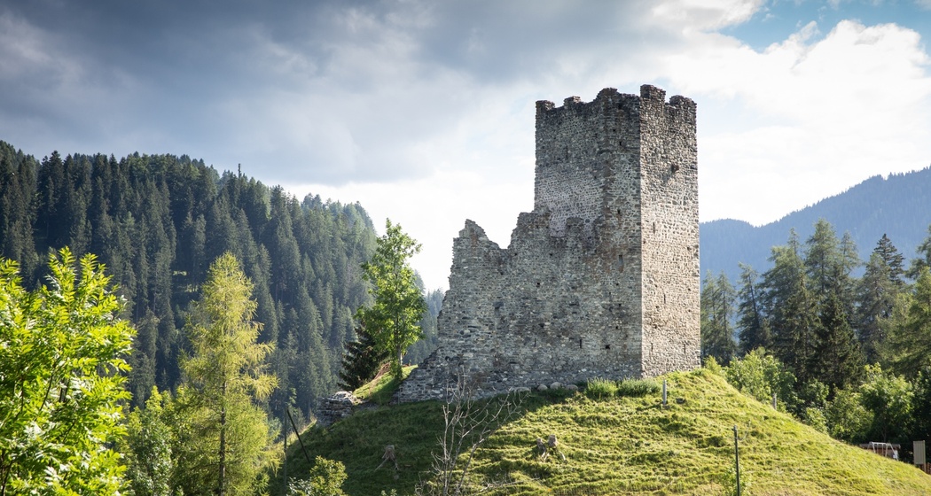 741 Burg Strassberg (oua_627302150_image)