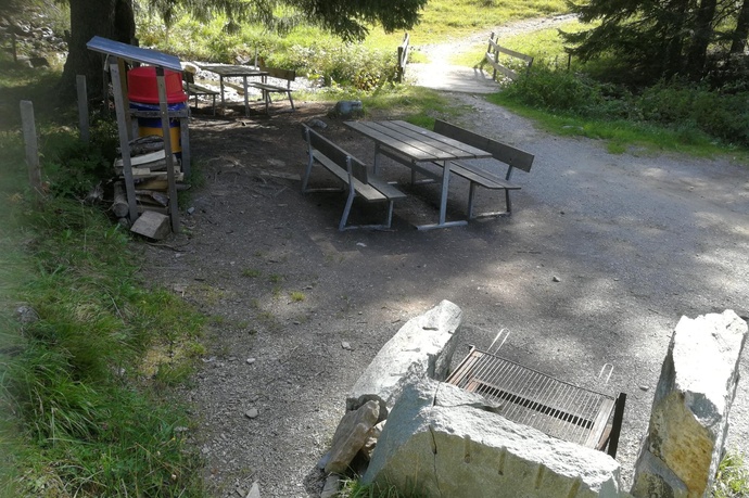 Feuerstelle Schafsbrücke / Steinen