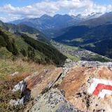 Blick auf Sedrun beim Aufstieg