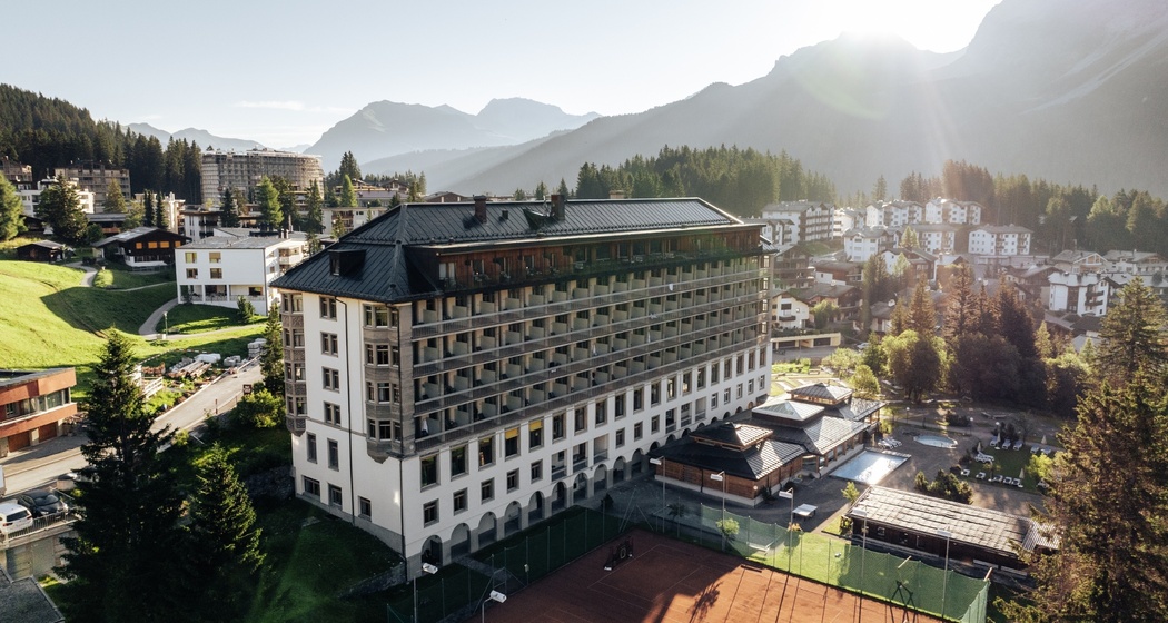 Hotel Altein mit Tennisplatz