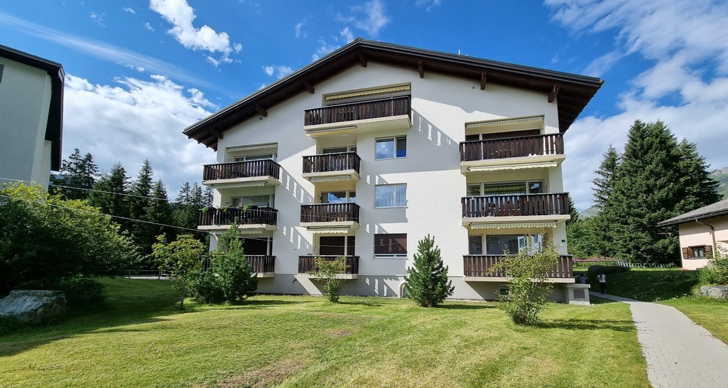Aussenansicht, Wohnung liegt mitte rechts
