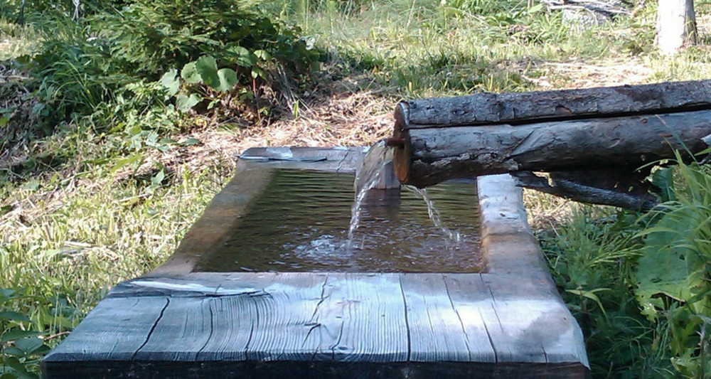 Das "gefasste" Heilwasser im Brunnen beim Jenazer Bad