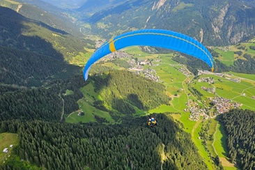 Muntognas Gleitschirm-Passagierflug Sommer