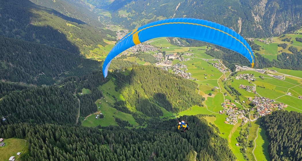 Muntognas Gleitschirm-Passagierflug Sommer