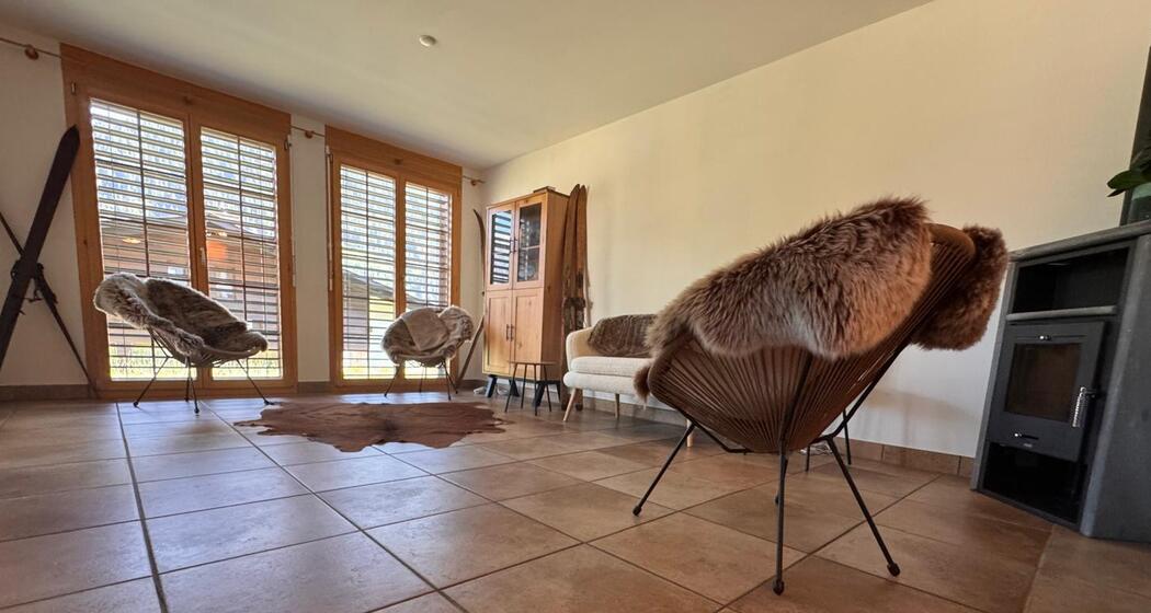 Wohnzimmer mit Kamin