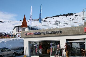 oua (637345140)