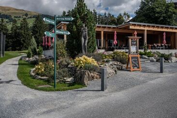 oua (637346349)