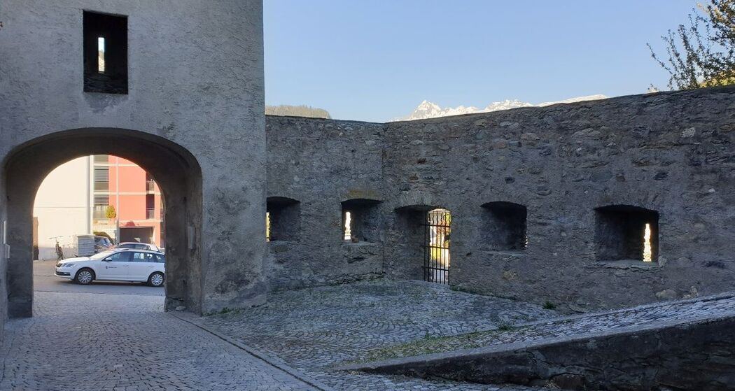 oua (637346947)