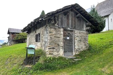 oua (637347083)