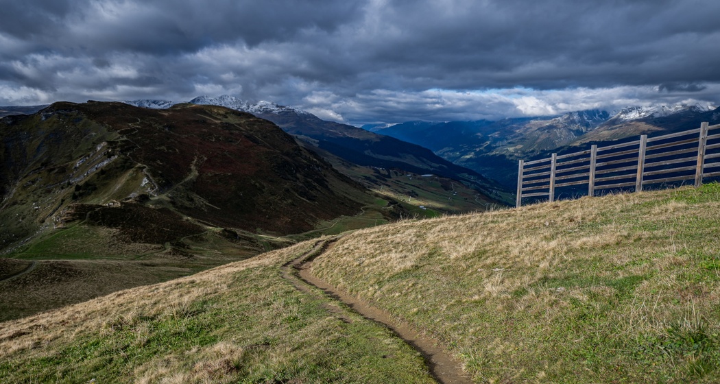 Blick vom Piz Mundaun Richtung Hitzeggen